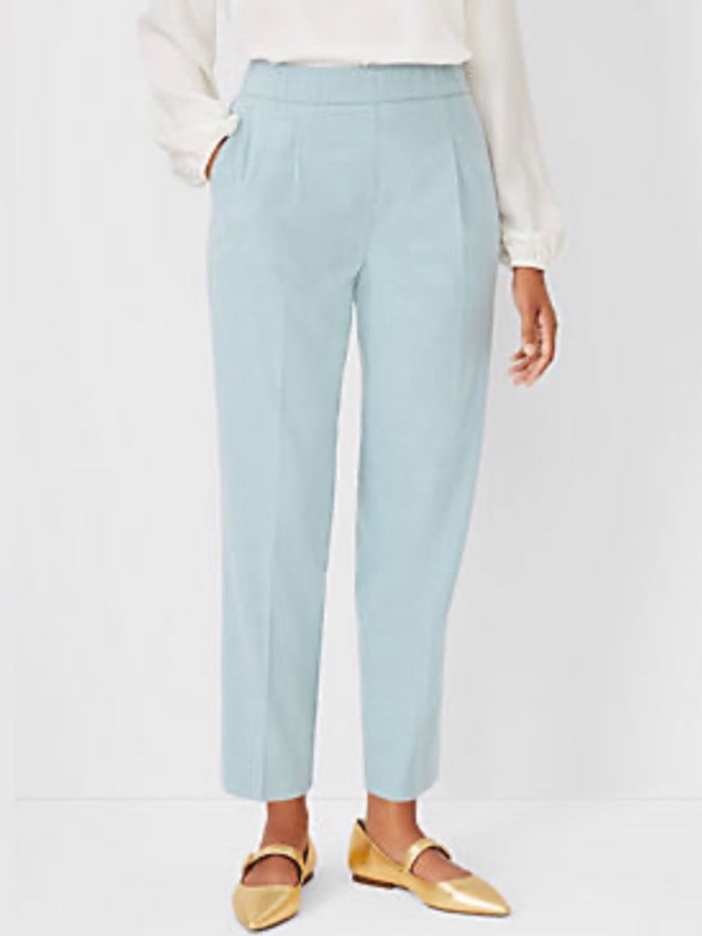 NWT- Ann Taylor “The easy ankle”Light Blue Cropped Pleated Tapered Pants